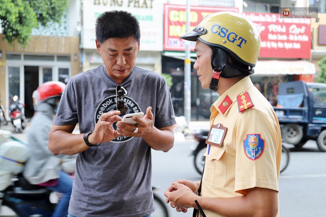 Chuyện người chiến sỹ CSGT được anh em tài xế Sài Gòn gọi bằng cái tên thân mật: Anh Đạt kích bình, cứ gọi là có - Ảnh 4.