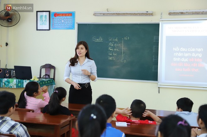 Chuyện của má Loan - Cô hiệu phó mở lớp dạy chống xâm hại tình dục miễn phí vào mỗi sáng Chủ nhật ở Đà Nẵng - Ảnh 1.