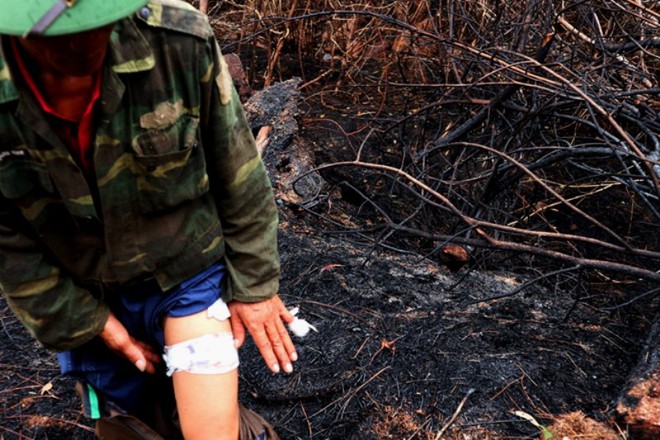 Người hùng trong vụ cháy rừng ở Hà Tĩnh: Đạp xe hơn 12km, vượt núi băng rừng để dập lửa nhưng quyết không nhận thù lao - Ảnh 2.
