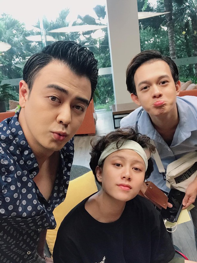 Dương tomboyloichoi đăng loạt ảnh hậu trường cực độc, viết lời xúc động trước khi kết thúc Về nhà đi con - Ảnh 2. Dương tomboyloichoi đăng loạt ảnh hậu trường cực độc, viết lời xúc động trước khi kết thúc Về nhà đi con - Ảnh 2.