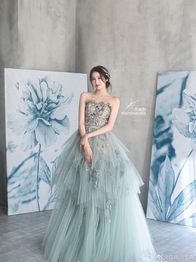 Mỹ nhân Cbiz từng gây sốt Cannes đốn tim fan bằng loạt ảnh áo cưới, fan kêu gào đòi Luhan nhanh chóng lấy vợ - Ảnh 5. Mỹ nhân Cbiz từng gây sốt Cannes đốn tim fan bằng loạt ảnh áo cưới, fan kêu gào đòi Luhan nhanh chóng lấy vợ - Ảnh 5.