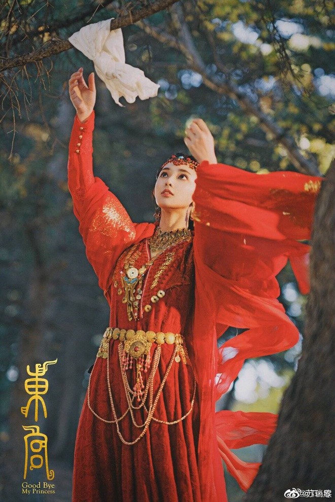 Gà cưng của Phạm Băng Băng - Bành Tiểu Nhiễm được khen vì màn hoá thân Yêu Miêu không thua đàn chị! - Ảnh 7. Gà cưng của Phạm Băng Băng - Bành Tiểu Nhiễm được khen vì màn hoá thân Yêu Miêu không thua đàn chị! - Ảnh 7.