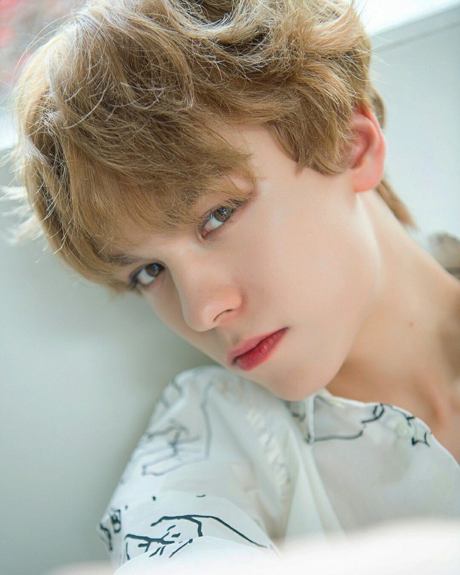 Góc nghiêng thần thánh của idol con lai Kpop: Nữ thần như Somi, Nancy có đọ được với Vernon, Samuel? - Ảnh 12.