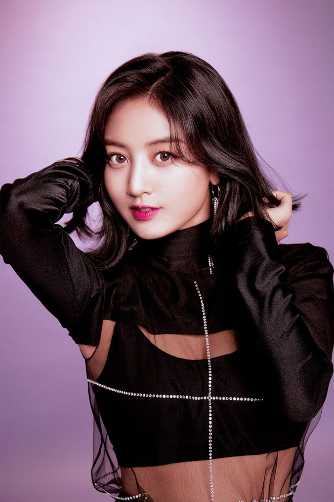 Nhìn Bảo Anh trong MV mới cứ thấy hình bóng thân thuộc của ai đó thoáng qua, thì ra chính là Jihyo (TWICE) - Ảnh 3. Nhìn Bảo Anh trong MV mới cứ thấy hình bóng thân thuộc của ai đó thoáng qua, thì ra chính là Jihyo (TWICE) - Ảnh 3.