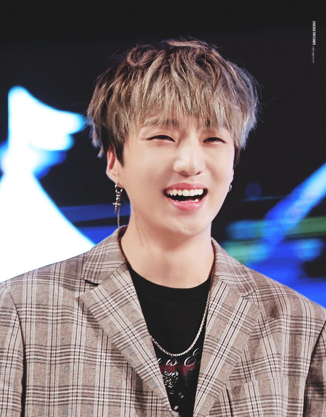 Những idol Kpop khiến fan mong mỏi debut solo: Tài sắc vẹn toàn, còn là cây hút fan hàng đầu! - Ảnh 15. Những idol Kpop khiến fan mong mỏi debut solo: Tài sắc vẹn toàn, còn là cây hút fan hàng đầu! - Ảnh 15.