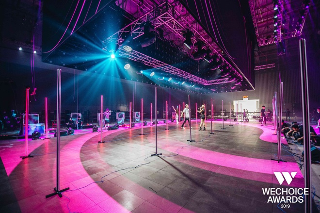 Hé lộ sân khấu WeChoice Awards 2019: Không gian nghệ thuật 4 mặt chưa từng có ở Việt Nam, sẵn sàng cho các tiết mục bùng cháy - Ảnh 3.