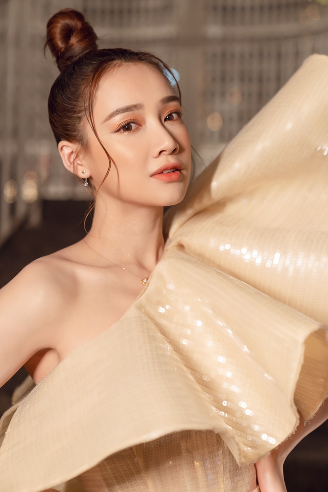 Nhan sắc dàn mỹ nhân Vbiz chạm ngưỡng tuổi 30 năm 2020: Mẹ 1 con Nhã Phương ngày càng đẹp, Khởi My hack tuổi thần sầu - Ảnh 1. Nhan sắc dàn mỹ nhân Vbiz chạm ngưỡng tuổi 30 năm 2020: Mẹ 1 con Nhã Phương ngày càng đẹp, Khởi My hack tuổi thần sầu - Ảnh 1.