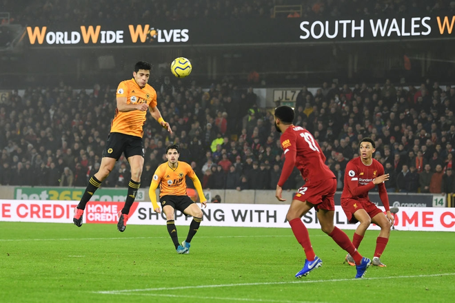 Xé lưới Wolves ở những phút cuối cùng, Firmino giúp Liverpool giữ vững ngôi đầu bảng Ngoại hạng Anh - Ảnh 5.