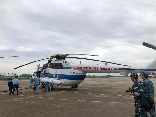 Sạt lở thủy điện Rào Trăng 3: 30 người bị mất liên lạc, trực thăng quân sự, chó nghiệp vụ sẵn sàng tìm kiếm cứu nạn - Ảnh 1.