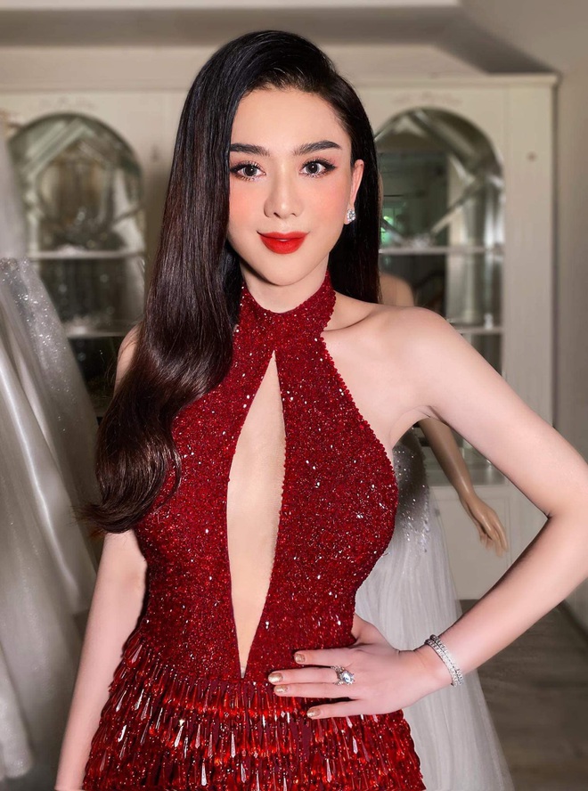 Sau lùm xùm bị Hương Giang gọi bằng tên trước khi chuyển giới, Lâm Khánh Chi có động thái cực khéo được fan khen ngợi - Ảnh 4. Sau lùm xùm bị Hương Giang gọi bằng tên trước khi chuyển giới, Lâm Khánh Chi có động thái cực khéo được fan khen ngợi - Ảnh 4.