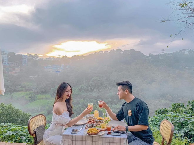 Đà Lạt có 4 quán cafe theo phong cách “chill phết” cực hiếm người biết: Nằm biệt lập giữa rừng thông, đứng góc nào sống ảo cũng đẹp - Ảnh 34. Đà Lạt có 4 quán cafe theo phong cách “chill phết” cực hiếm người biết: Nằm biệt lập giữa rừng thông, đứng góc nào sống ảo cũng đẹp - Ảnh 34.