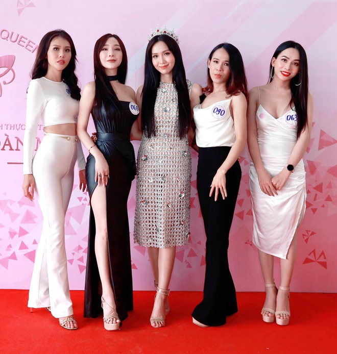 Lương Mỹ Kỳ đọ dáng cùng dàn thí sinh Đại Sứ Hoàn Mỹ: Chiều cao hạn chế nhưng nhan sắc có bị lép vế? - Ảnh 4. Lương Mỹ Kỳ đọ dáng cùng dàn thí sinh Đại Sứ Hoàn Mỹ: Chiều cao hạn chế nhưng nhan sắc có bị lép vế? - Ảnh 4.
