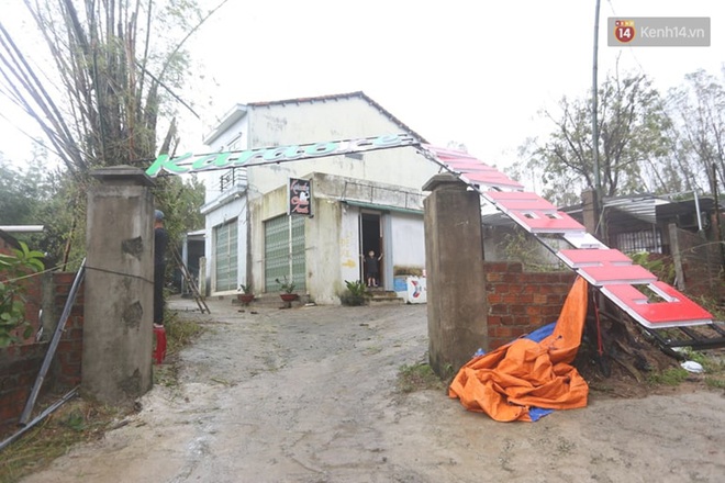 Bão số 9 quần thảo dữ dội trên đất liền: Quảng Nam sạt lở núi vùi lấp nhiều nhà, phần bão mạnh nhất hiện tập trung ở Gia Lai - Kon Tum - Ảnh 1.