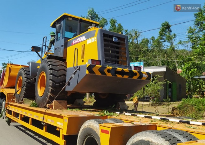 Vụ sạt lở làm hơn 50 người bị vùi lấp ở Quảng Nam: Cả nhà Bí thư xã Trà Leng hiện đang mất tích, đã tìm thấy 16 thi thể - Ảnh 1.