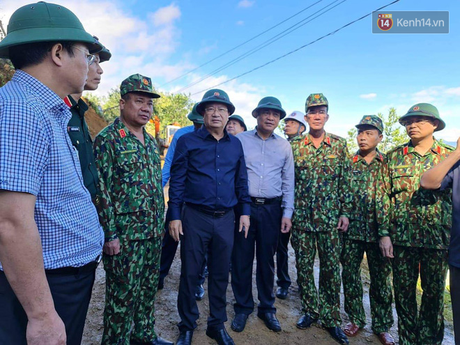 Vụ sạt lở làm hơn 50 người bị vùi lấp ở Quảng Nam: Cả nhà Bí thư xã Trà Leng hiện đang mất tích, đã tìm thấy 16 thi thể - Ảnh 4.