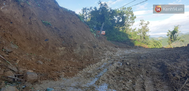 Vụ sạt lở làm hơn 50 người bị vùi lấp ở Quảng Nam: Cả nhà Bí thư xã Trà Leng hiện đang mất tích, đã tìm thấy 16 thi thể - Ảnh 2.