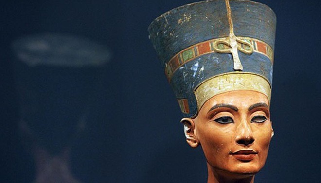Bí ẩn về Nefertiti - nữ hoàng đẹp nhất Ai Cập với vũ điệu thoát y nổi tiếng và sự biến mất đột ngột khỏi sử sách - Ảnh 2. Bí ẩn về Nefertiti - nữ hoàng đẹp nhất Ai Cập với vũ điệu thoát y nổi tiếng và sự biến mất đột ngột khỏi sử sách - Ảnh 2.