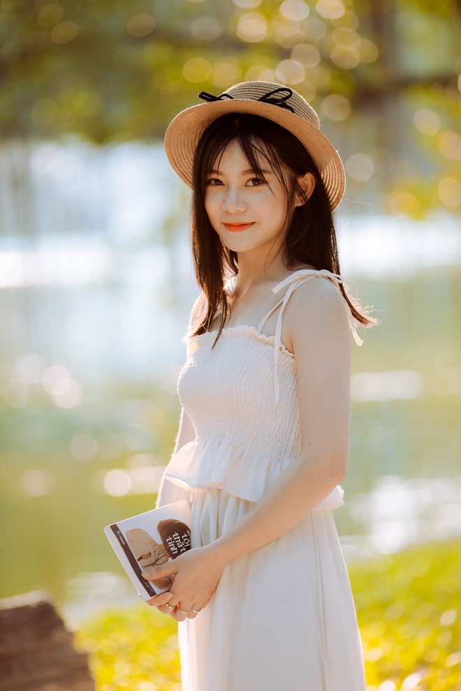 Nữ sinh 21 tuổi ngồi ghế Thẩm phán được dân mạng xin info không ngớt vì quá xinh - Ảnh 4. Nữ sinh 21 tuổi ngồi ghế Thẩm phán được dân mạng xin info không ngớt vì quá xinh - Ảnh 4.