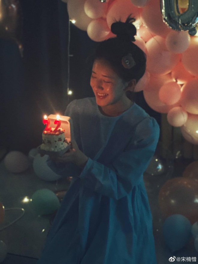 Mặc bê bối trà xanh, Triệu Lộ Tư tổ chức sinh nhật nhí nhố hết mình bên bạn thân, nhan sắc mỹ nhân thị phi tiếp tục gây sốt - Ảnh 3. Mặc bê bối trà xanh, Triệu Lộ Tư tổ chức sinh nhật nhí nhố hết mình bên bạn thân, nhan sắc mỹ nhân thị phi tiếp tục gây sốt - Ảnh 3.
