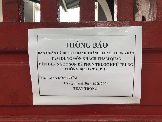 Hà Nội tiến hành tiêu độc khử trùng các khu di tích để đảm bảo an toàn cho du khách giữa mùa dịch Covid-19 - Ảnh 17.