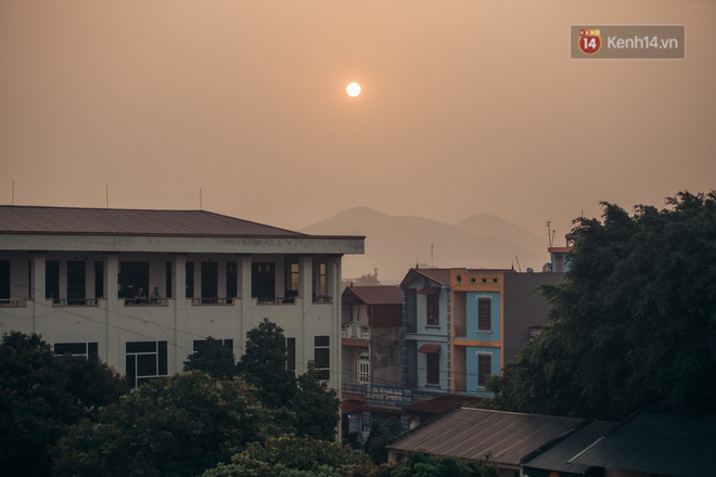 Chùm ảnh xúc động buổi chia tay tại khu cách ly: Người đến người đi, chỉ có các cô chú nhân viên vẫn ở lại chống dịch - Ảnh 1. Chùm ảnh xúc động buổi chia tay tại khu cách ly: Người đến người đi, chỉ có các cô chú nhân viên vẫn ở lại chống dịch - Ảnh 1.