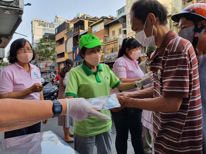 Bí thư Nguyễn Thiện Nhân: Cái quan trọng để ngăn chặn dịch bệnh là khẩu trang, khẩu trang là cách rẻ nhất, lại phù hợp với đất nước mình - Ảnh 3.