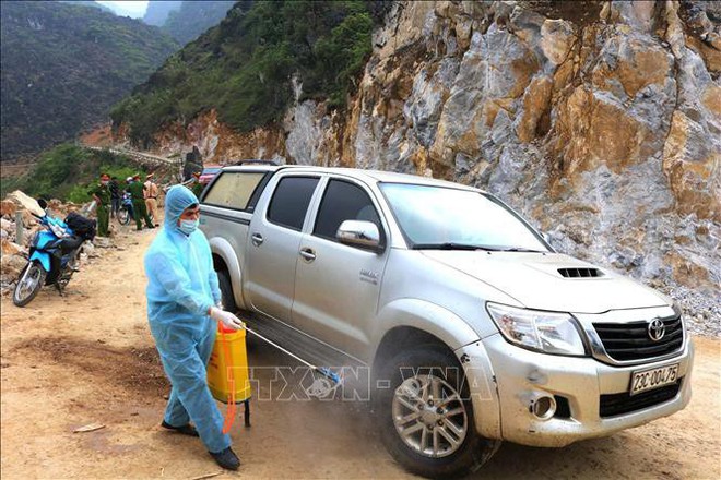 Diễn biến dịch ngày 19/4: Tròn 3 ngày, Việt Nam chưa có ca mắc mới, phi công người Anh đã âm tính với SARS-CoV-2 - Ảnh 1. Diễn biến dịch ngày 19/4: Tròn 3 ngày, Việt Nam chưa có ca mắc mới, phi công người Anh đã âm tính với SARS-CoV-2 - Ảnh 1.