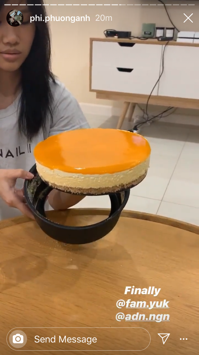 Hội bạn thân Phí Phương Anh rủ nhau làm bánh ăn lúc 2h sáng: Tầm này, ai cũng béo lên nhưng kệ thôi ăn ngon mới đã - Ảnh 8. Hội bạn thân Phí Phương Anh rủ nhau làm bánh ăn lúc 2h sáng: Tầm này, ai cũng béo lên nhưng kệ thôi ăn ngon mới đã - Ảnh 8.