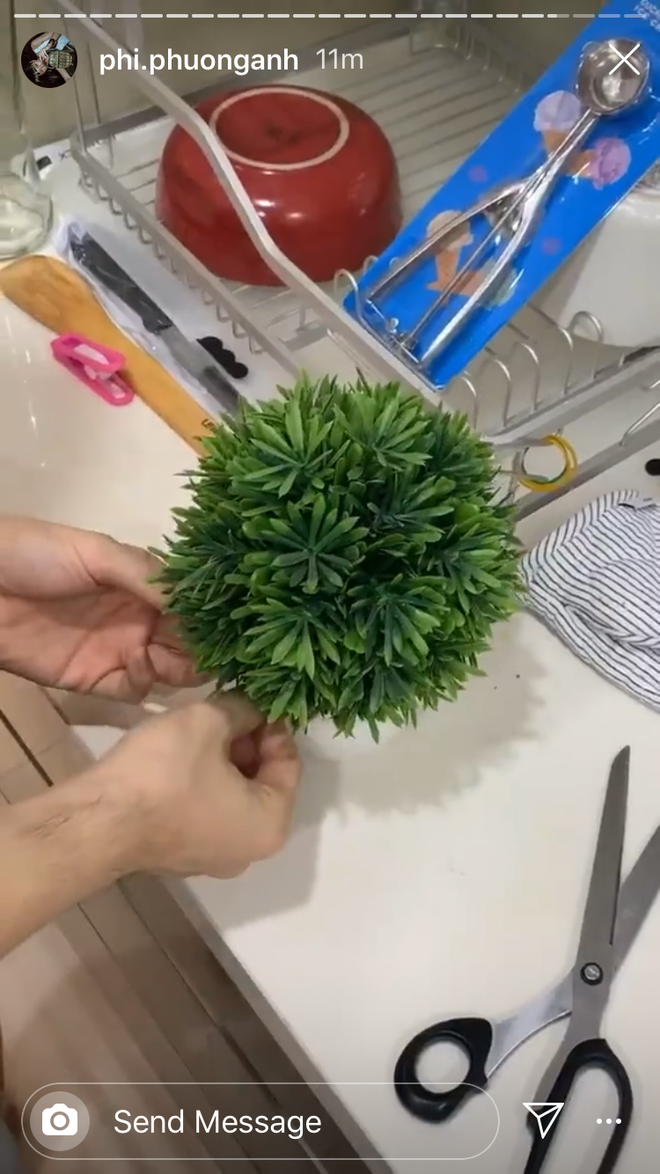 Hội bạn thân Phí Phương Anh rủ nhau làm bánh ăn lúc 2h sáng: Tầm này, ai cũng béo lên nhưng kệ thôi ăn ngon mới đã - Ảnh 12. Hội bạn thân Phí Phương Anh rủ nhau làm bánh ăn lúc 2h sáng: Tầm này, ai cũng béo lên nhưng kệ thôi ăn ngon mới đã - Ảnh 12.
