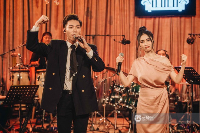 Hoà Minzy và Erik lần đầu song ca Không Thể Cùng Nhau Suốt Kiếp, ngẫu hứng cover hit Bích Phương chứng minh top 1 trending quy tụ loạt ca khúc siêu đỉnh - Ảnh 17.