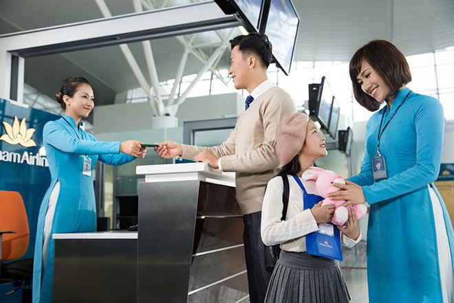 Vietnam Airlines đã khôi phục hoàn toàn số chuyến bay nội địa sau dịch Covid-19, giới trẻ háo hức rủ nhau lên kế hoạch đi du lịch xa hè này - Ảnh 2. Vietnam Airlines đã khôi phục hoàn toàn số chuyến bay nội địa sau dịch Covid-19, giới trẻ háo hức rủ nhau lên kế hoạch đi du lịch xa hè này - Ảnh 2.