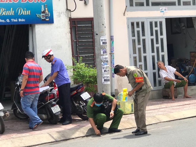 Phi công trẻ dùng dao đuổi chém người tình rồi định tự sát trên đường phố Sài Gòn - Ảnh 1.