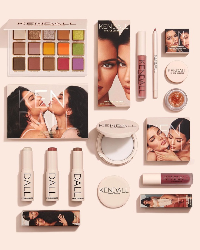 Bảng mắt Kendall x Kylie bị chê giả dối, Kylie cao tay đáp trả anti-fan bằng chính... mặt của Kendall - Ảnh 3.