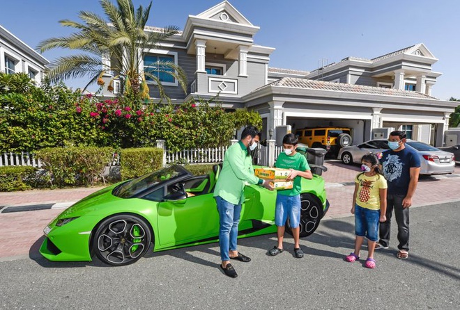 Chỉ có ở Dubai: chủ siêu thị đi Lamborghini để... ship xoài cho khách - Ảnh 4.