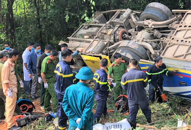 Vụ xe khách lao xuống vực khiến 5 người chết: Xe chạy sai tuyến, phụ xe tử nạn dương tính với ma túy - Ảnh 1.