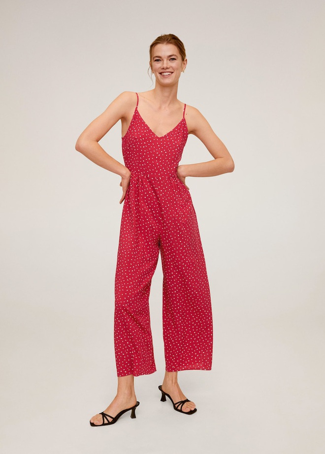 Mỹ nhân Hàn cùng diện jumpsuit 2 dây: Jennie gợi cảm, Lisa cá tính, riêng Irene rón rén nhất hội vì sợ lộ hàng - Ảnh 12.