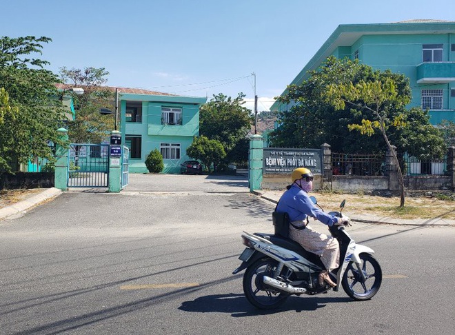 Dịch Covid-19 ngày 30/7: Thêm 9 ca mắc mới, chuyển 8 bệnh nhân nặng ở Đà Nẵng ra Huế điều trị - Ảnh 1.