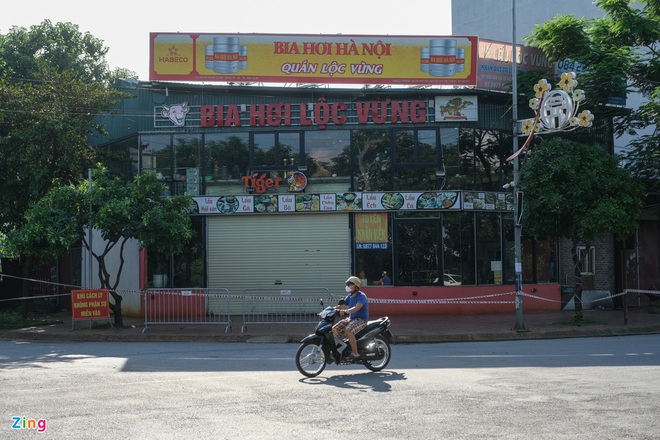 Dịch Covid-19 ngày 13/8: Thêm 3 ca mắc mới; Bệnh nhân 812 là nhân viên giao Pizza tại Hà Nội tiên lượng nặng - Ảnh 1.