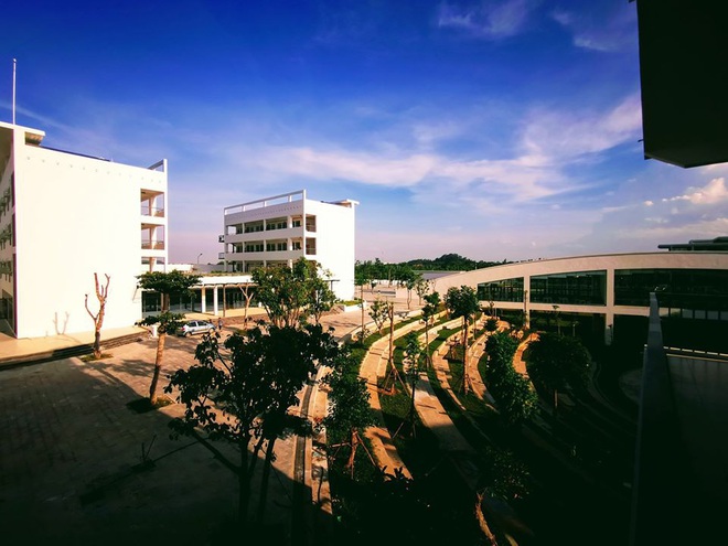Kiến trúc sang chảnh hàng trăm tỷ đồng của các trường THPT Chuyên ở Việt Nam: Vị trí số 1 gây bất ngờ nhất - Ảnh 26.