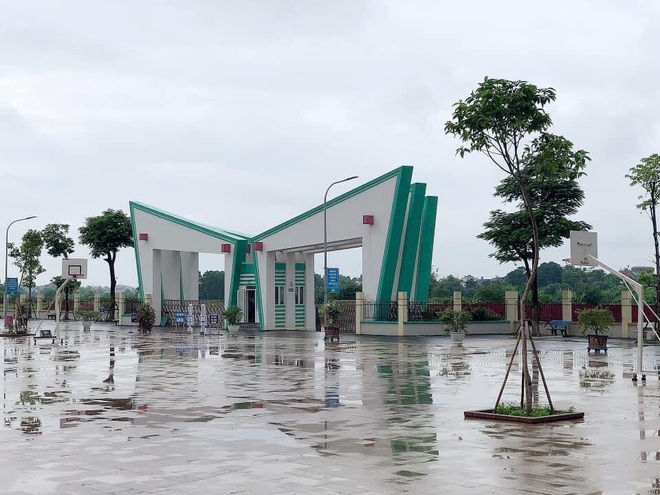 Kiến trúc sang chảnh hàng trăm tỷ đồng của các trường THPT Chuyên ở Việt Nam: Vị trí số 1 gây bất ngờ nhất - Ảnh 1.
