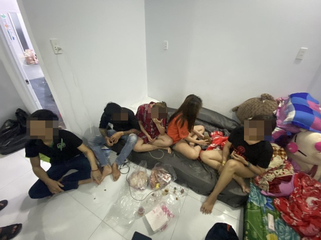 Đột kích quán karaoke Alibaba ở Sài Gòn phát hiện 20 dân chơi dương tính chất ma tuý - Ảnh 7.