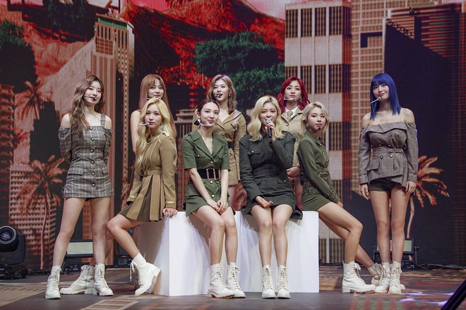 30 nhóm nhạc nữ Kpop hot nhất hiện nay: BLACKPINK thứ hạng không bất ngờ bằng loạt đối thủ vượt mặt Red Velvet, TWICE - Ảnh 8.