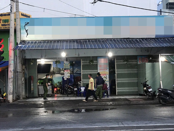 Nhóm thanh niên truy sát khiến 1 người tử vong, 2 người bị thương ở Sài Gòn - Ảnh 1. Nhóm thanh niên truy sát khiến 1 người tử vong, 2 người bị thương ở Sài Gòn - Ảnh 1.