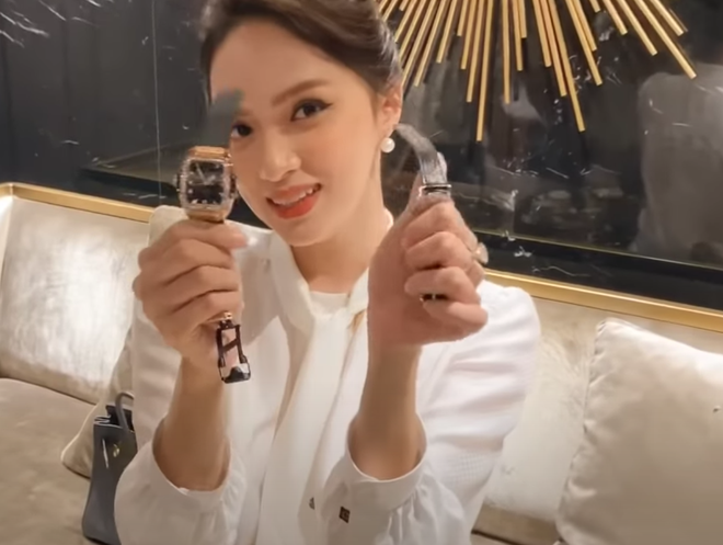 Hương Giang tung vlog khoe biệt thự xa hoa, còn chốt đơn 2 đồng hồ giá 1,2 tỷ: Nữ CEO quyền lực Vbiz đây rồi! - Ảnh 6. Hương Giang tung vlog khoe biệt thự xa hoa, còn chốt đơn 2 đồng hồ giá 1,2 tỷ: Nữ CEO quyền lực Vbiz đây rồi! - Ảnh 6.