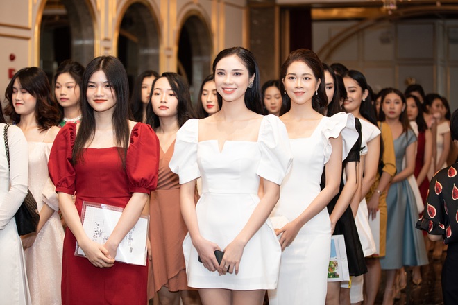 Dàn thí sinh đổ bộ sơ khảo miền Bắc Hoa hậu Việt Nam 2020: Bản sao Châu Bùi nổi bần bật, thí sinh diện váy bánh bèo gây chú ý - Ảnh 24. Dàn thí sinh đổ bộ sơ khảo miền Bắc Hoa hậu Việt Nam 2020: Bản sao Châu Bùi nổi bần bật, thí sinh diện váy bánh bèo gây chú ý - Ảnh 24.