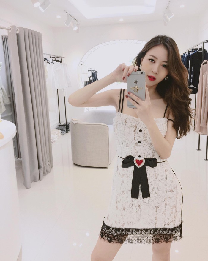 HOT: Cứ nghĩ đang lưu luyến Châu Bùi, nhưng Decao đã... đội bàn hôn Vũ Ngọc Châm dưới mưa - Ảnh 16. HOT: Cứ nghĩ đang lưu luyến Châu Bùi, nhưng Decao đã... đội bàn hôn Vũ Ngọc Châm dưới mưa - Ảnh 16.