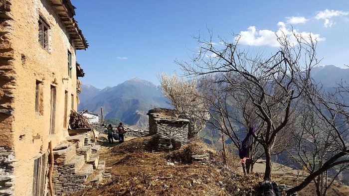 Nỗi đau đớn của phụ nữ Nepal trong kỳ kinh nguyệt: Không được ngủ tại nhà, có người chảy máu tới chết Nỗi đau đớn của phụ nữ Nepal trong kỳ kinh nguyệt: Không được ngủ tại nhà, có người chảy máu tới chết