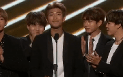 BTS “nối gót” Justin Bieber, trở thành nghệ sĩ thứ 2 trên thế giới lập được kỉ lục ấn tượng này của Billboard