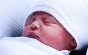 Không chỉ là khuôn mặt hay cái tên, đây là điều mà người dân Anh háo hức được biết nhất về cậu bé Hoàng tử út