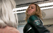 Đã có đáp án cho lý do đấm người già của nữ siêu anh hùng Captain Marvel